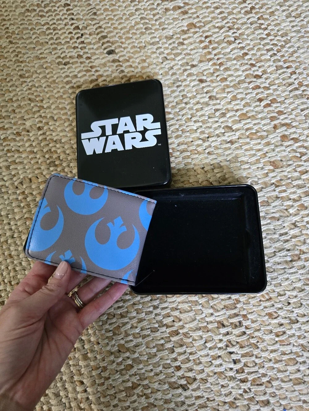 NWT! Star Wars R2-D2 Wallet in Blue and White with Logo Tin